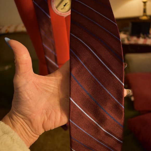 tie - Picture 2 of 3